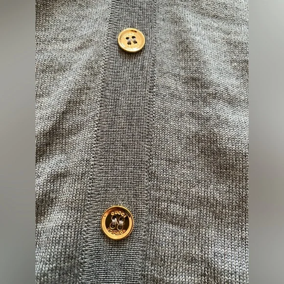 Gucci cashmere, silk and wool cardigan with gold designer buttons and gold logo. - Picture 15 of 16